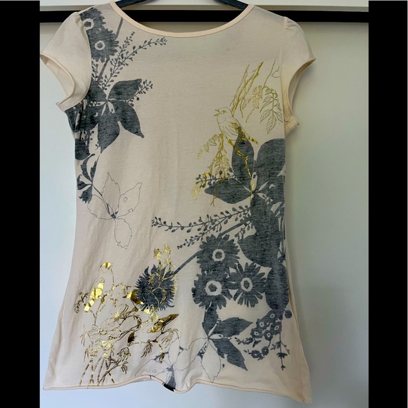 Topshop Tops - Topshop/ Realitee T-shirt with birds and plant print pattern.